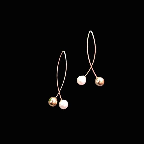 Stylish Pearl Cross Wire Fish Shape Golden Long Fashion Jewelry Earrings NWT - Picture 3 of 5